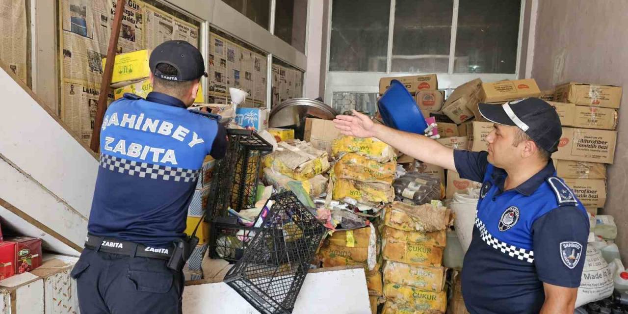 Gaziantep’te Bayram Öncesi Tarihi Geçmiş 5 Ton Şekerleme Ele Geçirildi