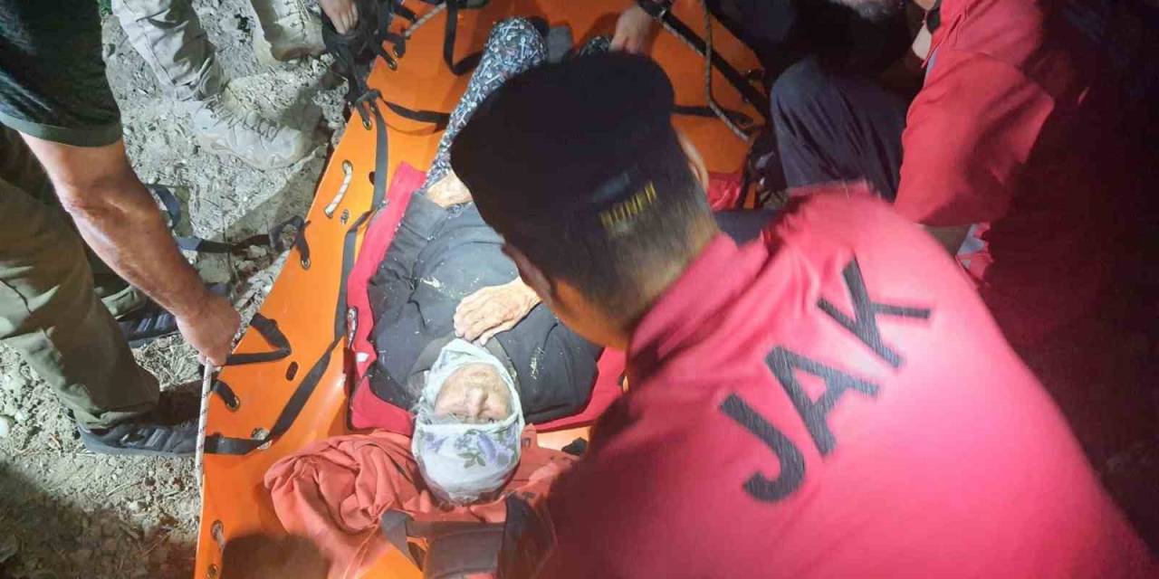Kayıp Yaşlı Kadın Evine 500 Metre Mesafede Yaralı Olarak Bulundu