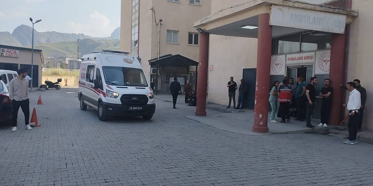 Otomobil Zap Suyu’na Uçtu: Polis Ve Eşi Yaralı Kurtarıldı