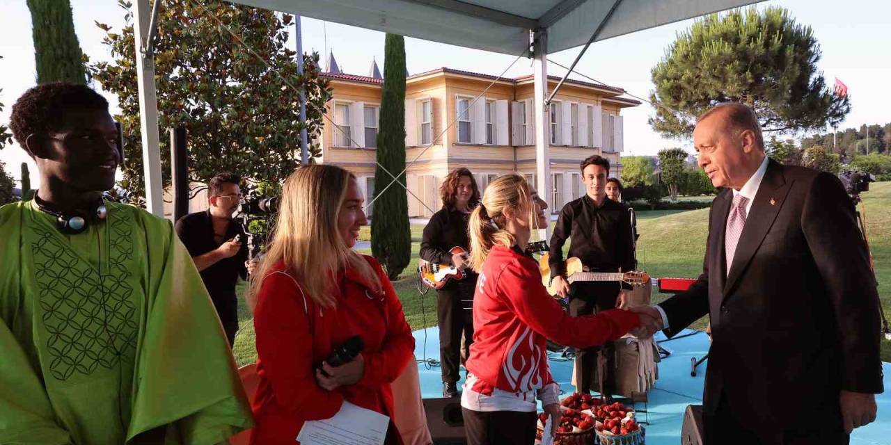 Cumhurbaşkanı Erdoğan: "Her Yıl 85 Bin İnsanımızı Tütün Canavarına Kurban Veriyoruz"