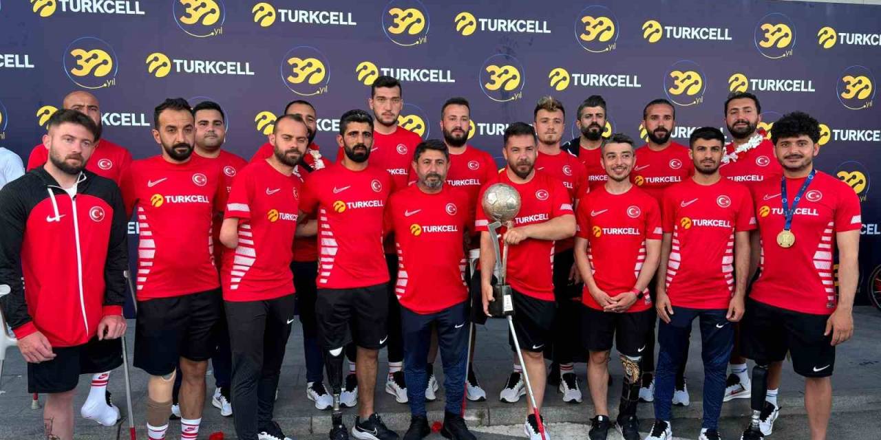 Avrupa Şampiyonu Ampute Milli Futbol Takımı, Yurda Döndü