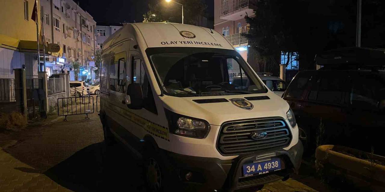 Büyükçekmece’de Kar Maskeli İki Kişi, Girdikleri Evin Sahibini Silahla Öldürdü