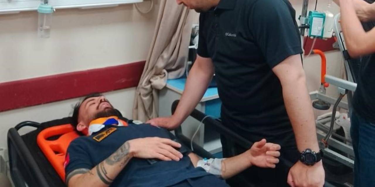 İl Sağlık Müdürü Şenkul Kazada Yaralanan Personelini Hastanede Yalnız Bırakmadı
