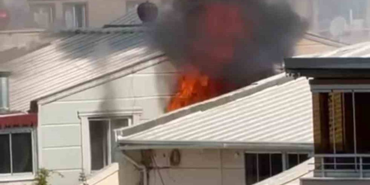 Bursa’da Ev Alev Alev Yandı, Bina Tahliye Edildi