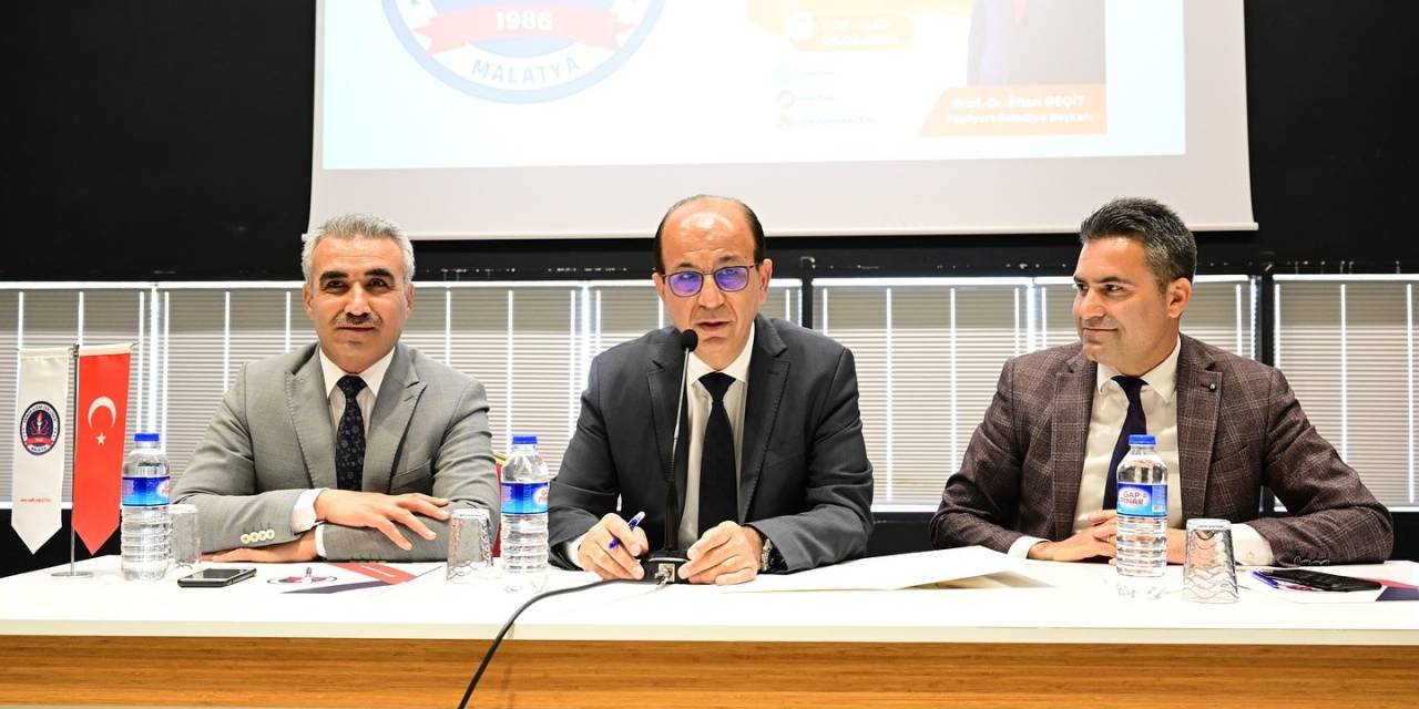 Geçit, Tecrübelerini Öğrencilerle Paylaştı