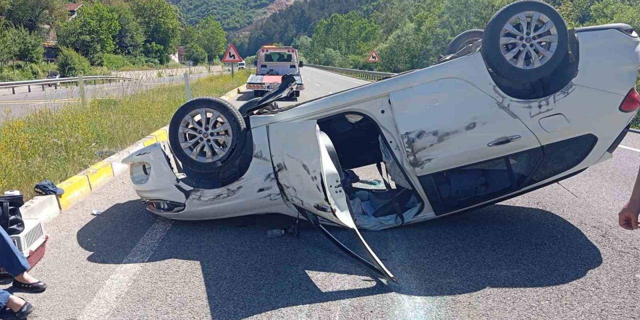 Kontrolden Çıkan Otomobil Takla Attı: 2 Yaralı