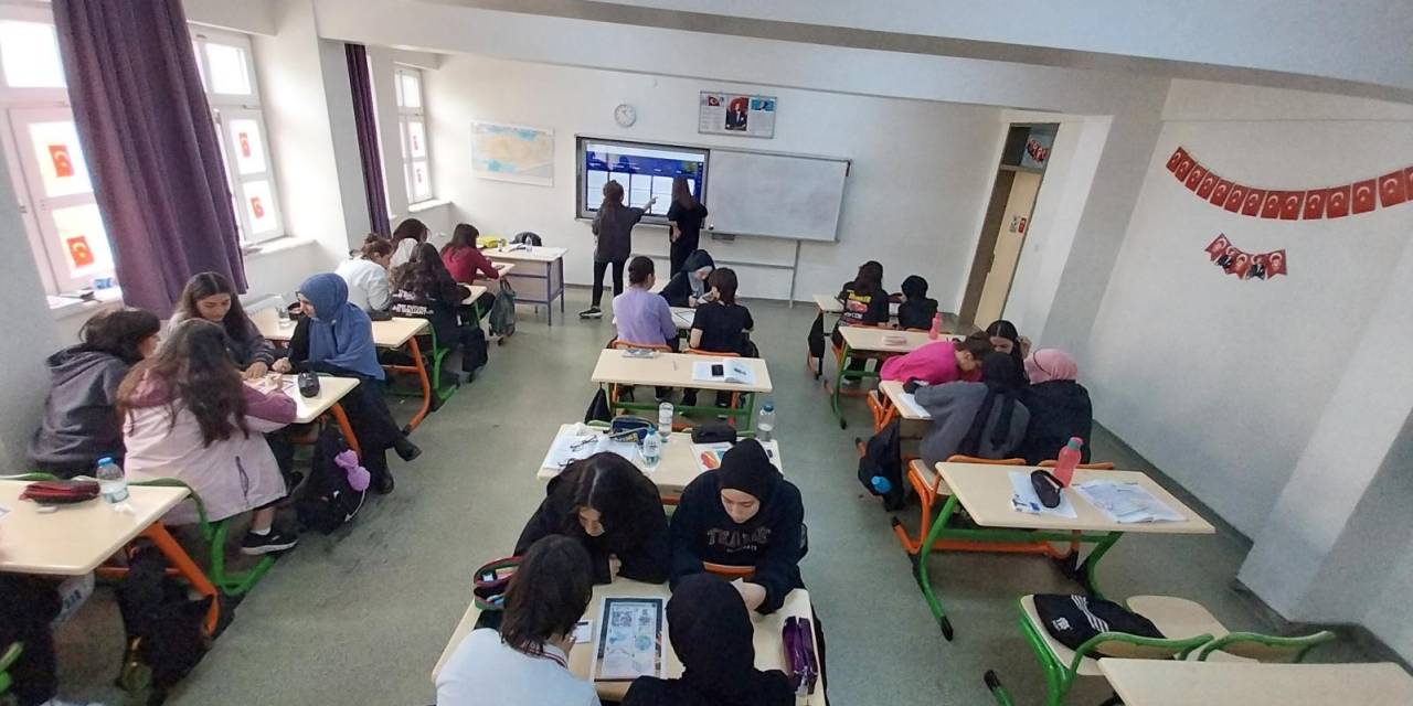 Eskişehir Hacı Süleyman Çakır Kız Anadolu Lisesi Öğrencileri Uluslararası Etwinning Projesine Katıldı