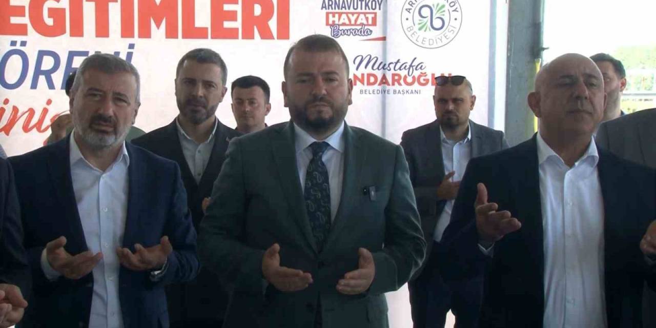 Arnavutköy’de Kurban Bayramı Öncesi Vatandaşlara Kasaplık Eğitimi Verildi