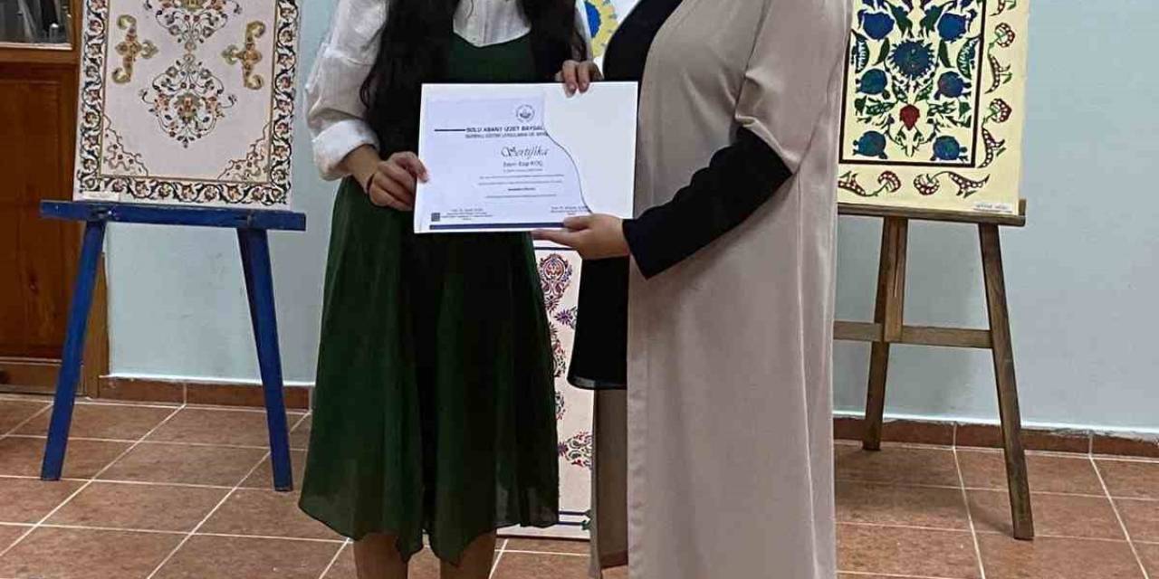 Kalemişi Kursunun Sertifikaları Verildi