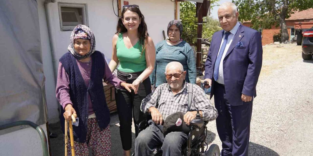 Yaşlı Adam Akülü Aracına Yunusemre’yle Kavuştu