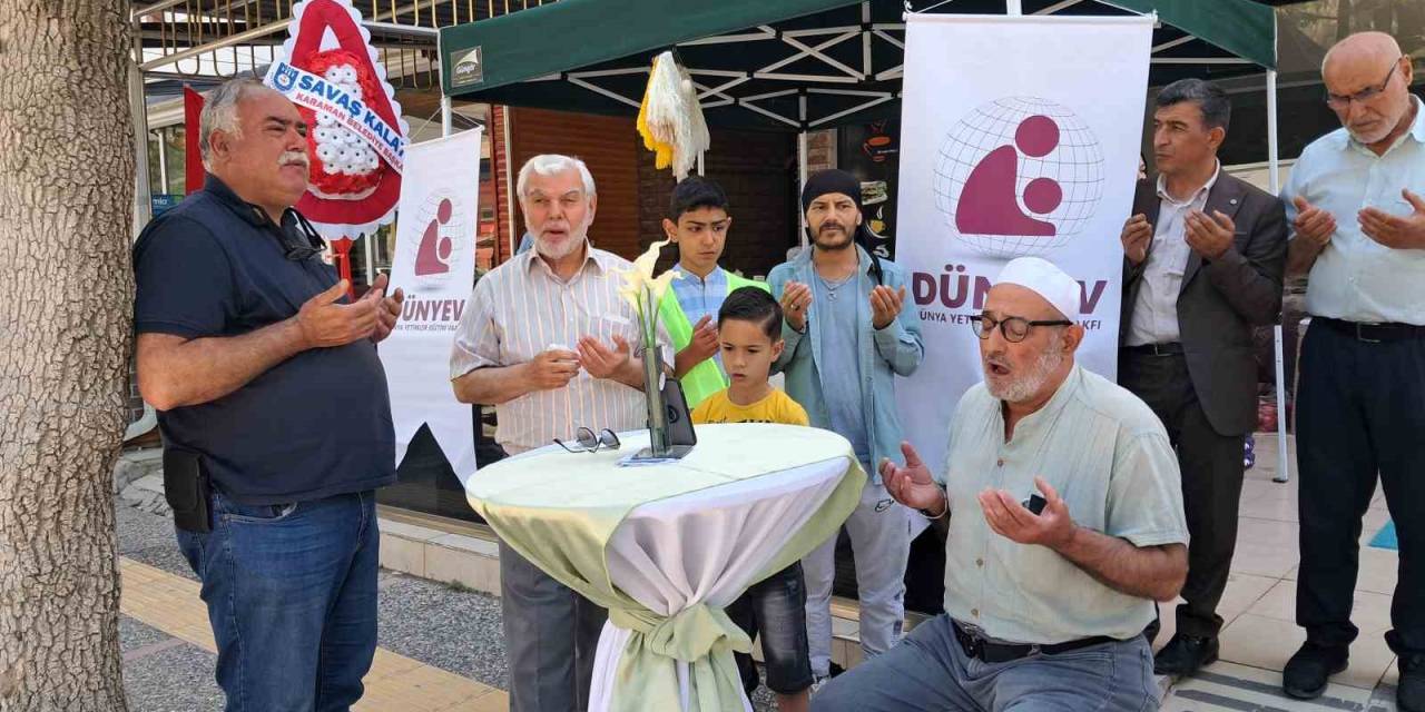 Karaman’da Yetimler İçin Düzenlenen Hayır Çarşısı Dualarla Açıldı