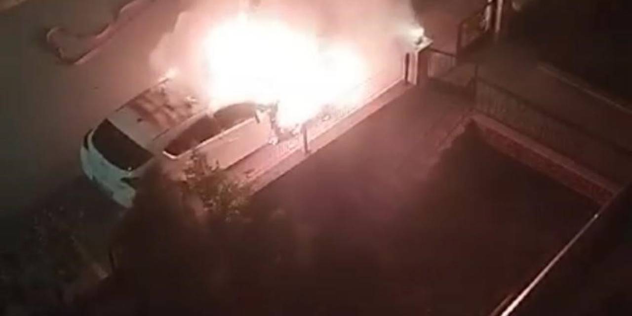 Isparta’da Alev Alan Otomobil Kullanılamaz Hale Geldi