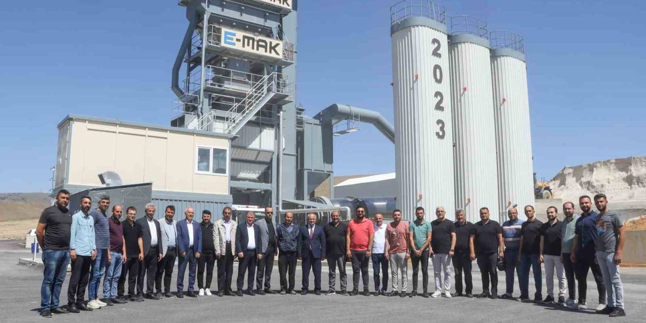 Başkan Esat Öztürk Asfalt Plentini Tanıttı