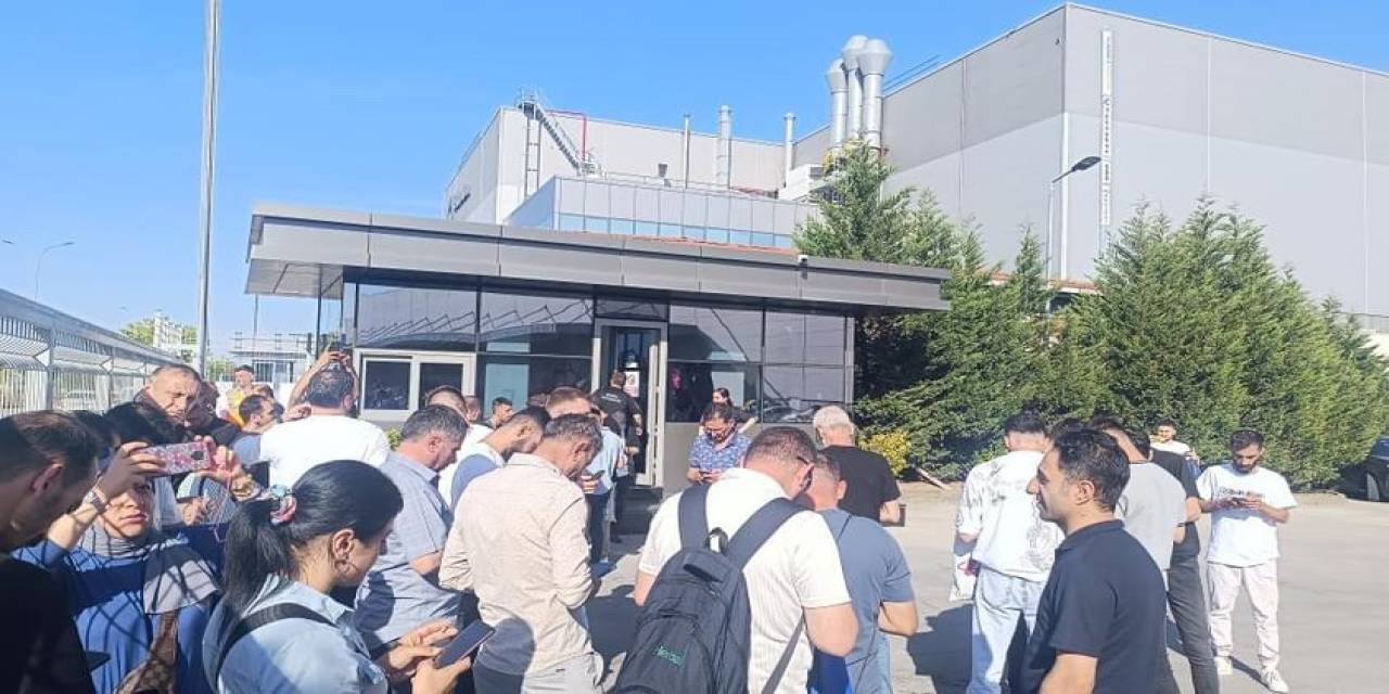 Havalandırma İstediler Diye İşten Atıldılar, İşçiler Ayaklandı