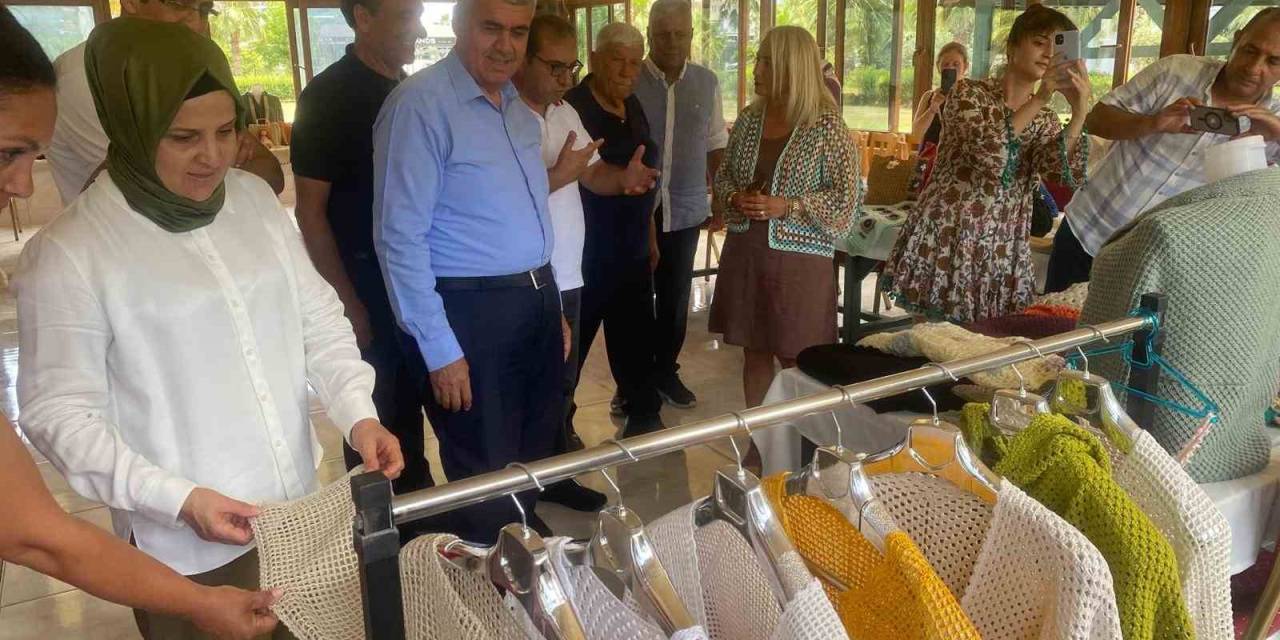 Aksu’da Kadınlar El Emeği Göz Nuru Ürünlerini Sergiledi