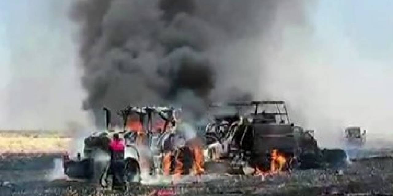 Saman Pres Makinesi İle Traktör Alev Alev Yandı