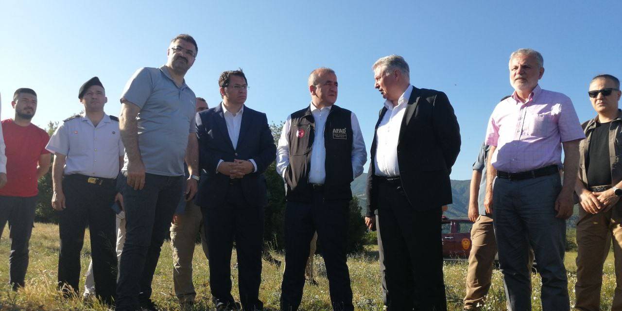 Tokat Valisi Hatipoğlu: "40 Dönümlük Alanda Etkili Olan Yangını Önlemeye Çalışıyoruz"