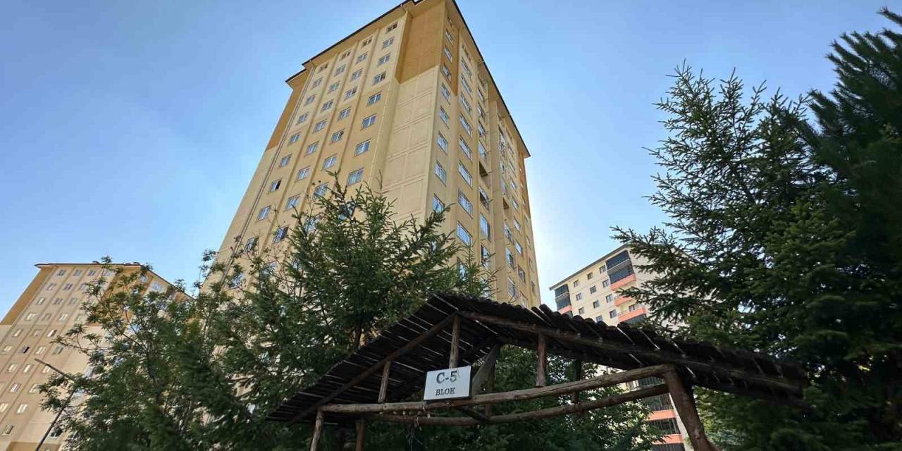 Ankara’da Baba, Eşini Ve Kızını Öldürdü