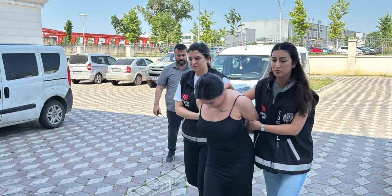 Kadın Maganda Genç Kızlara Dehşeti Yaşattı: "Öldürürüm Seni"
