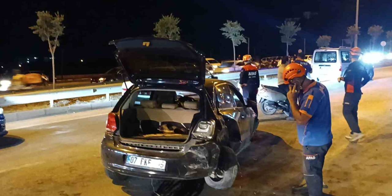 İki Otomobil Çarpıştı: 4 Yaralı