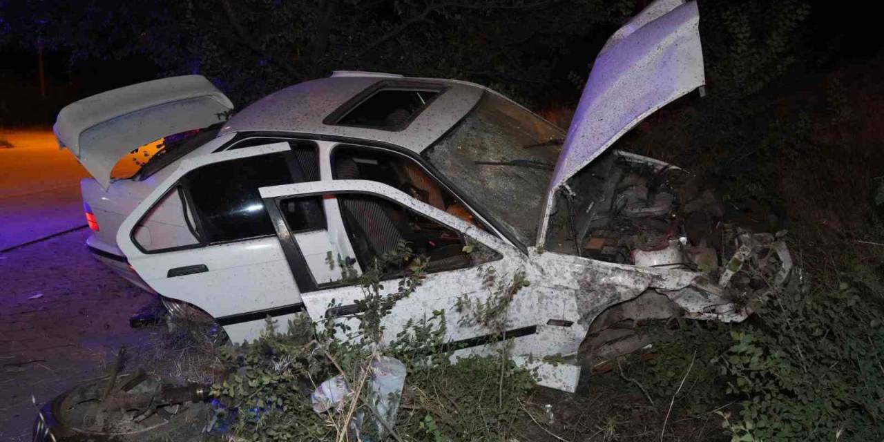 Takla Atan Otomobil Hurdaya Döndü: 2 Yaralı