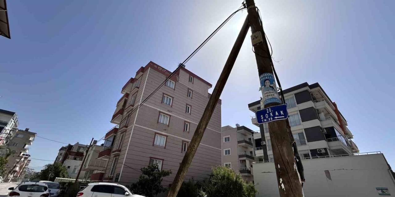 Elektrik Tellerinde Tedirgin Eden Patlama