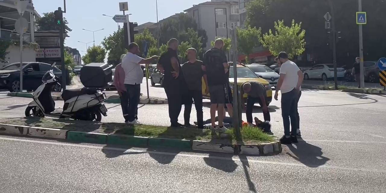 Ticari Taksi Motosiklete Çarptı: 1 Yaralı