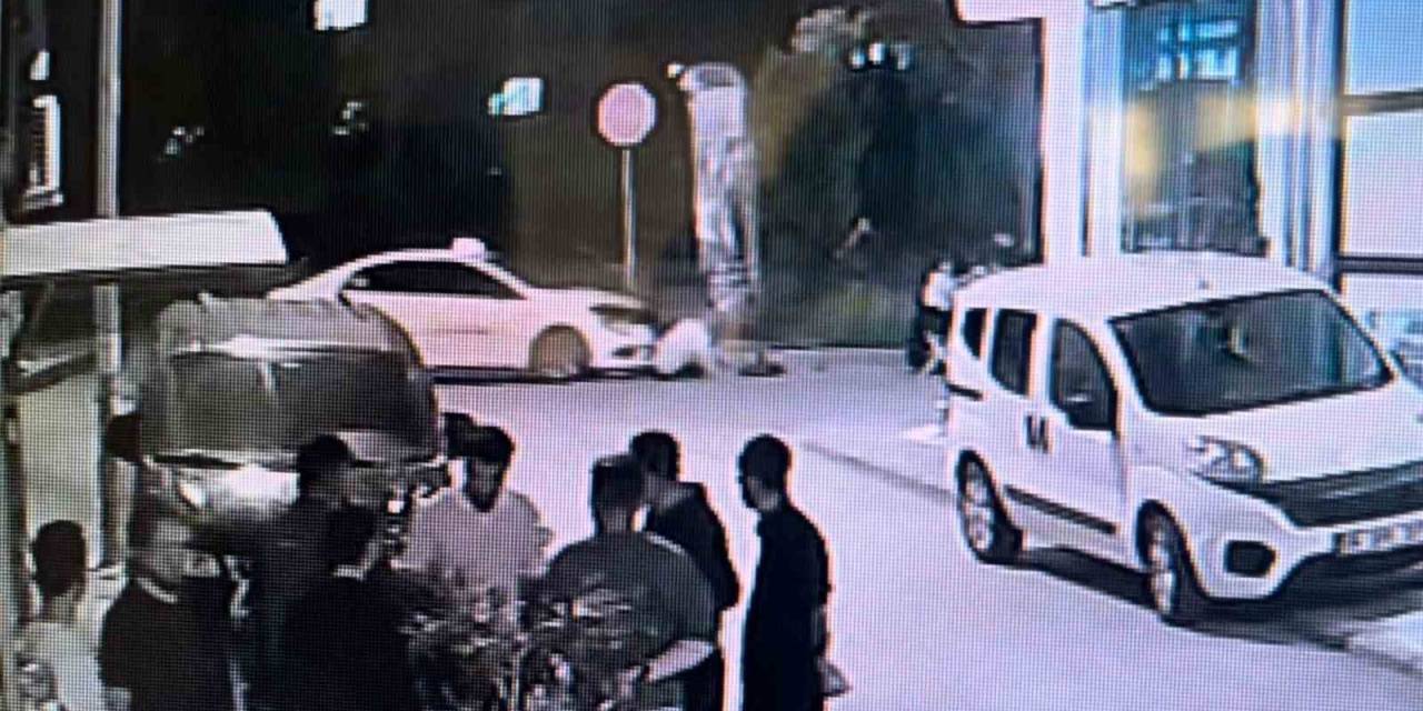 Kayan Taksisini Durdurmaya Çalışan Sürücü Altında Kaldı