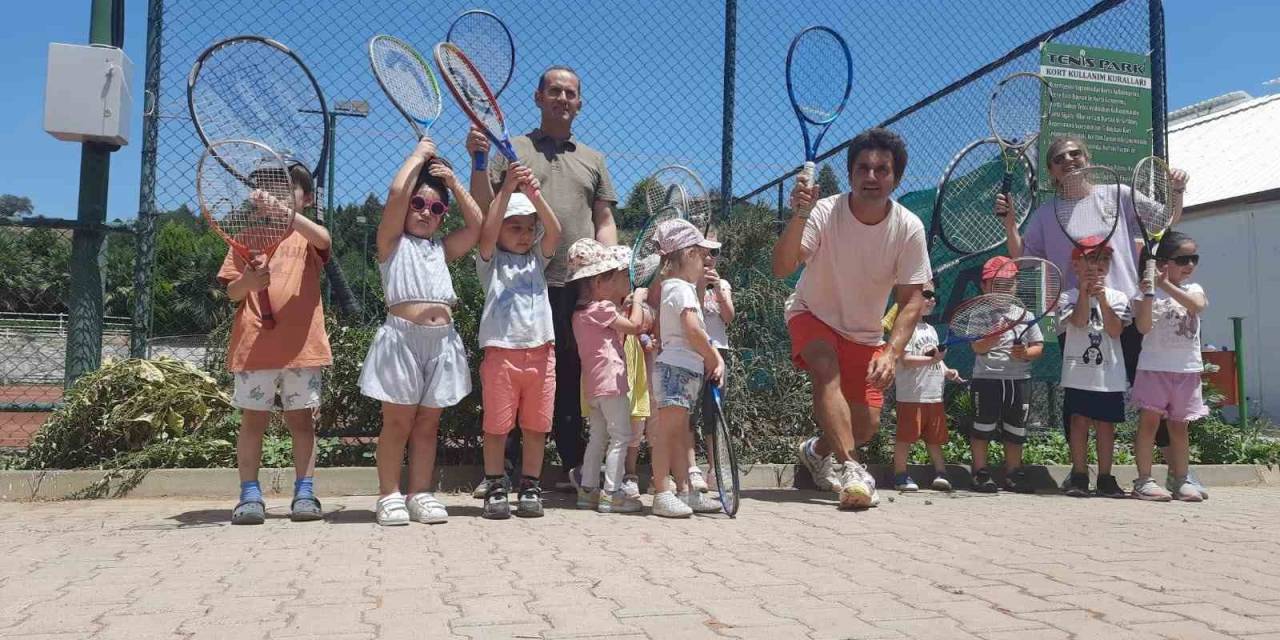 Minik Eller İsabeyli’de Raketle Buluştu