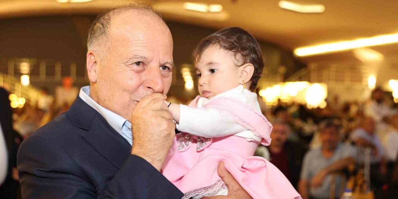 Bebeğe İlk Hediye Yüreğir Belediyesinden