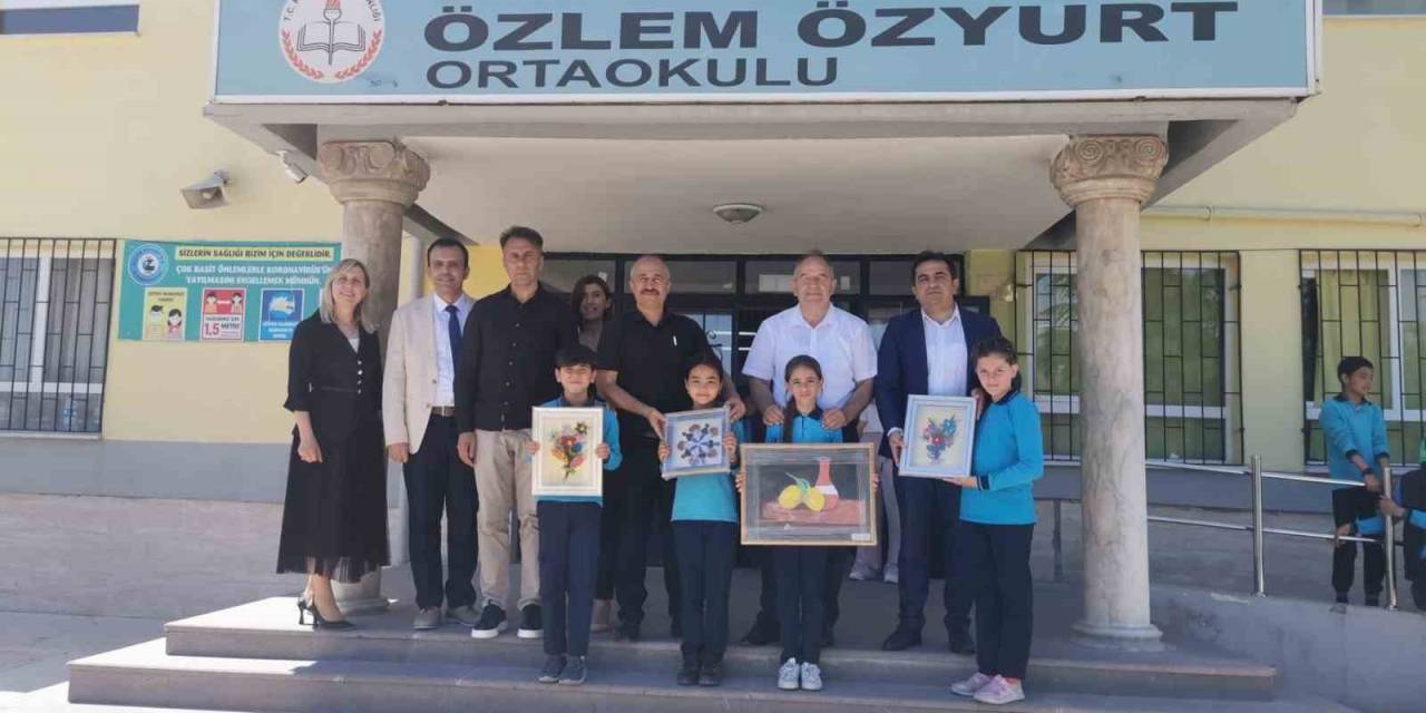 Özlem Özyurt Ortaokulu’nda Yıl Sonu Sergisi Açıldı