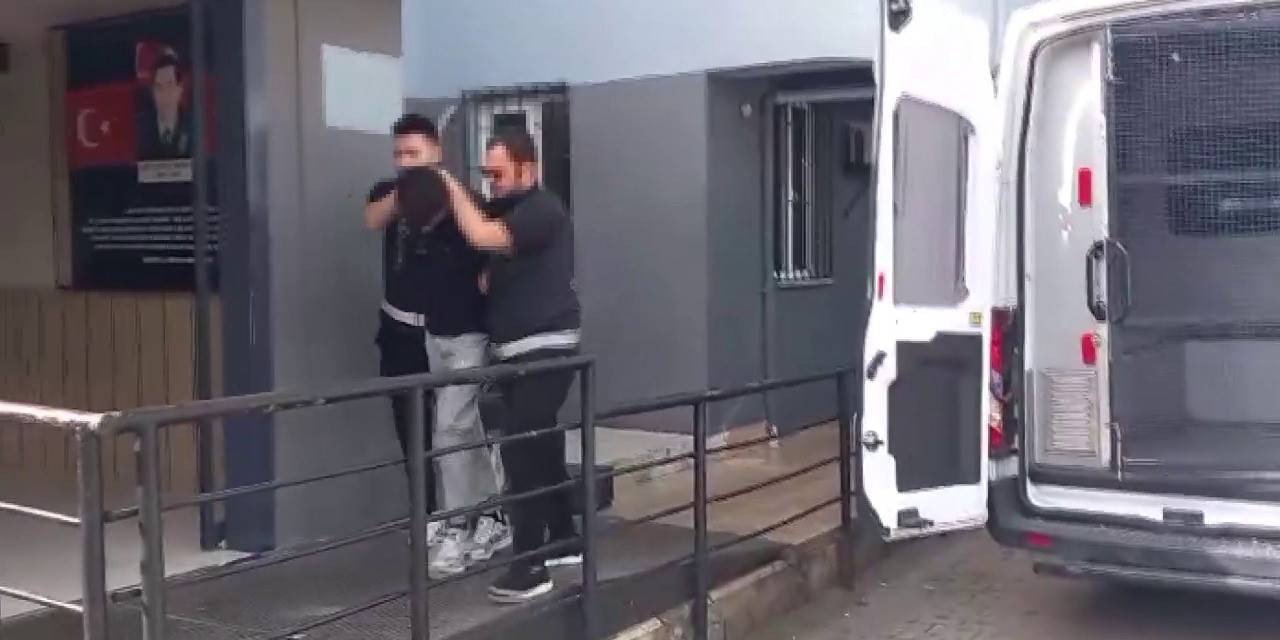 Ümraniye’de Trafikte Motosikletliye Bıçak Çeken Şüpheli Yakalandı