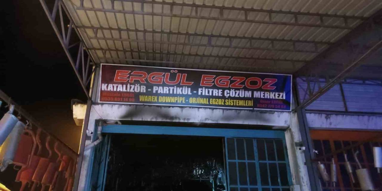 İş Yerinde Çıkan Yangın Büyümeden Söndürüldü