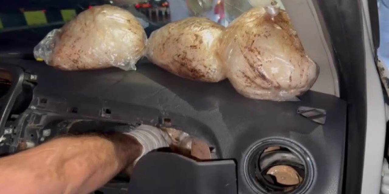 İzmir’de Bir Araçtan 8 Kilogram Metamfetamin Ele Geçirildi