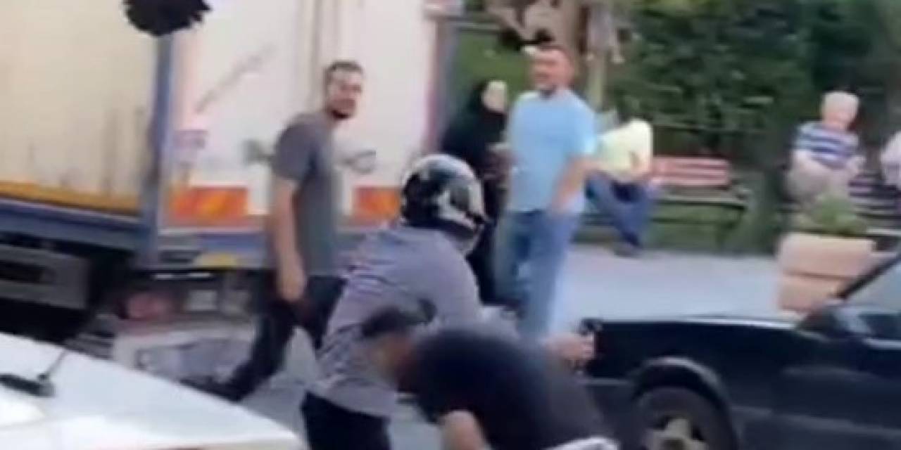 Sultangazi’de Kargaların Saldırısına Uğrayan Vatandaş Kask Takarak Korunmaya Çalıştı