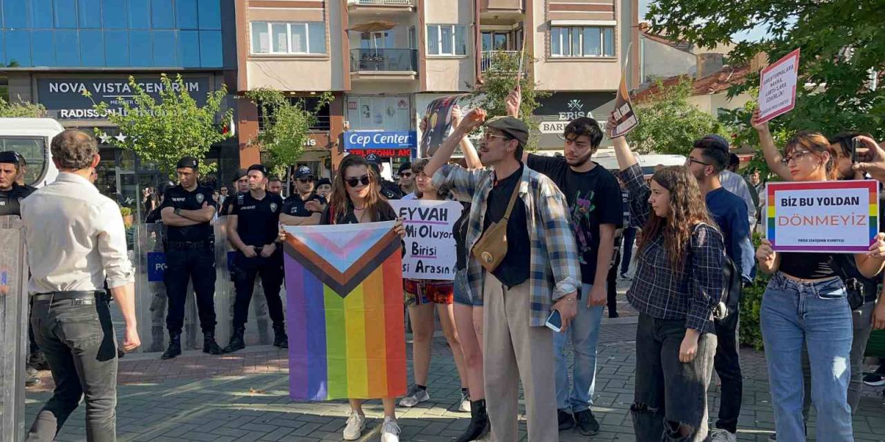 Polis Müdahalesiyle Gözaltına Alınan 10 Lgbt’li Eylemciden 4’ü Hakkında ‘Adli Kontrol’ Kararı Verildi