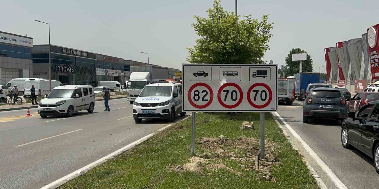 Takla Atarak Karşı Şeride Geçti: O Anlar Kamerada