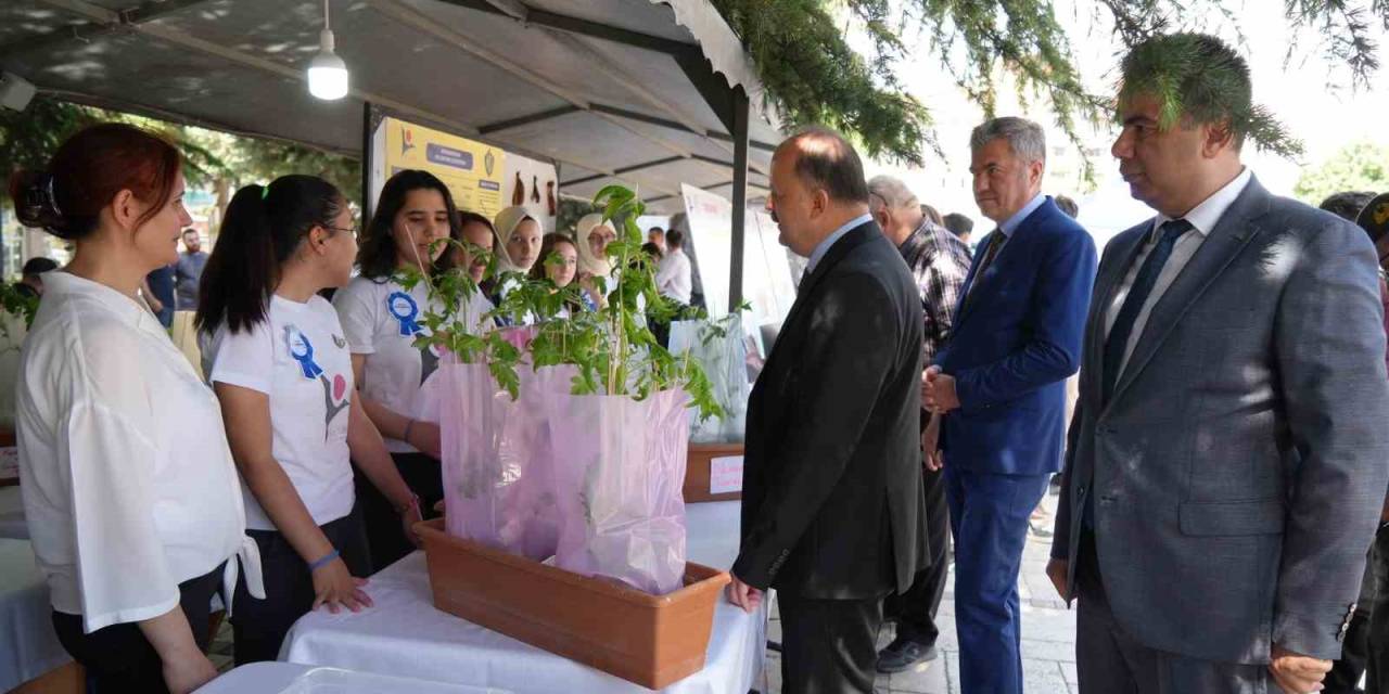 Öğrencilerin Projeleri Bilim Festivali’nde Sergilendi