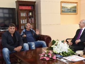Kılıçdaroğlu, Gazi Osman Ünlü Ve Ailesini Ağırladı