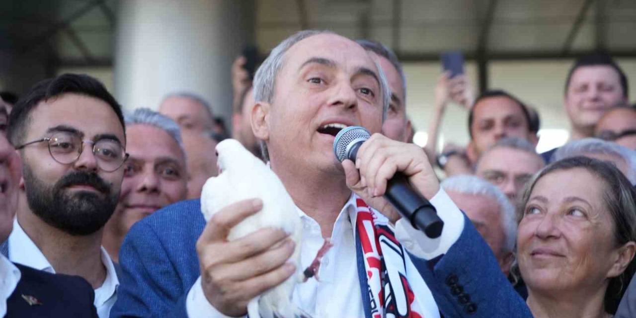 Tahliye Edilen Kocagöz, Özgürlüğü Gökyüzüne Beyaz Güvercin Salarak Kutladı