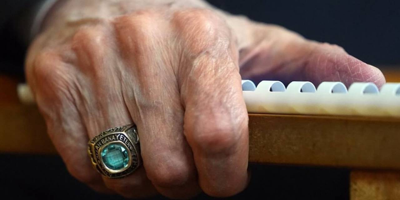 Mhp Genel Başkanı Bahçeli’den Dikkat Çekici Yüzük Paylaşımı