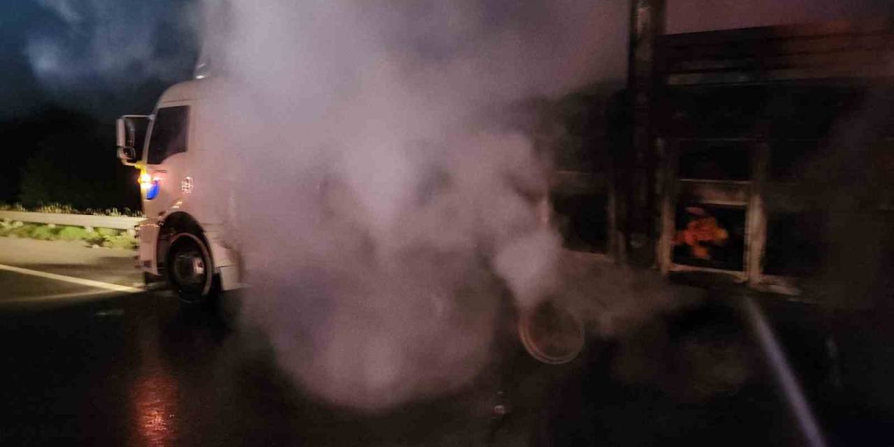 Tem’de Alev Alan Kamyon Küle Döndü