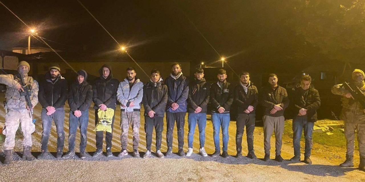 Yurt Dışına Kaçmaya Çalışan 11 Suriyeli Düzensiz Göçmen Ve Organizatör Yakalandı