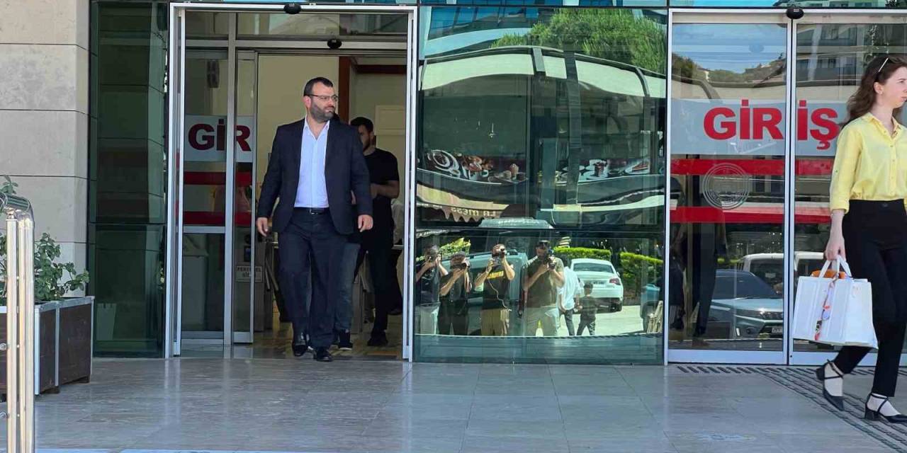 Ogün Samast İstanbul’da Görülen Duruşmaya Katılmak Üzere Geldiği Trabzon Adliyesi’nden Ayrıldı