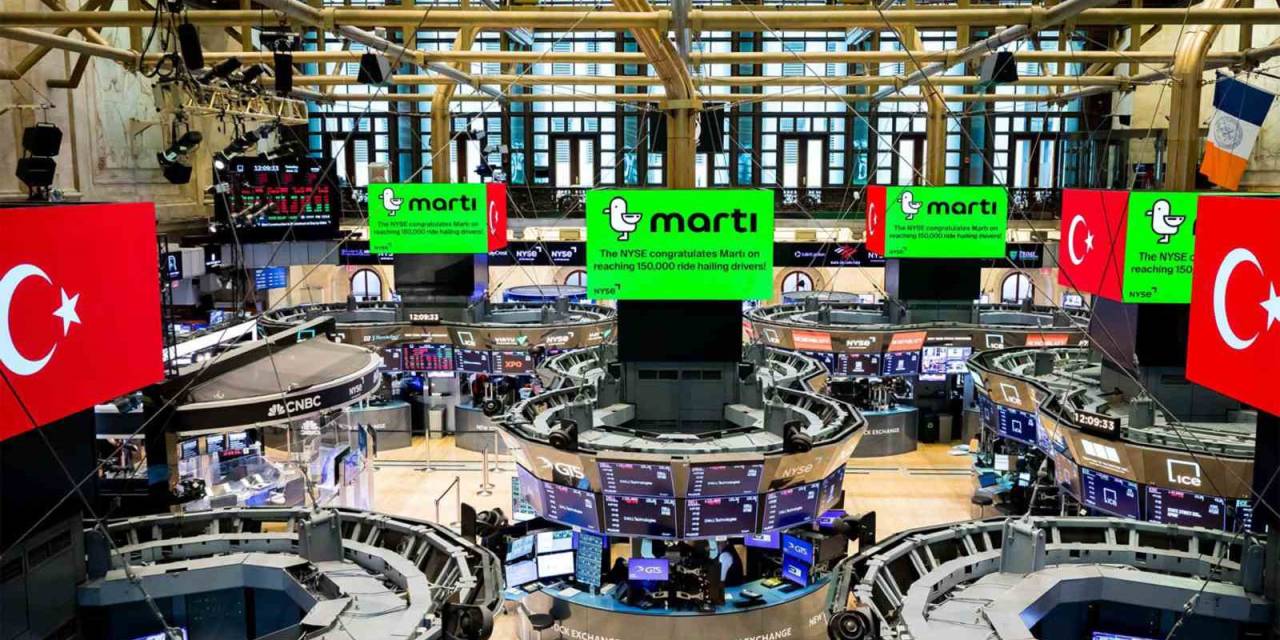 New York Borsası’nda, 150 Bin Sürücüye Ulaşan Martı İçin Türk Bayrağı Asıldı