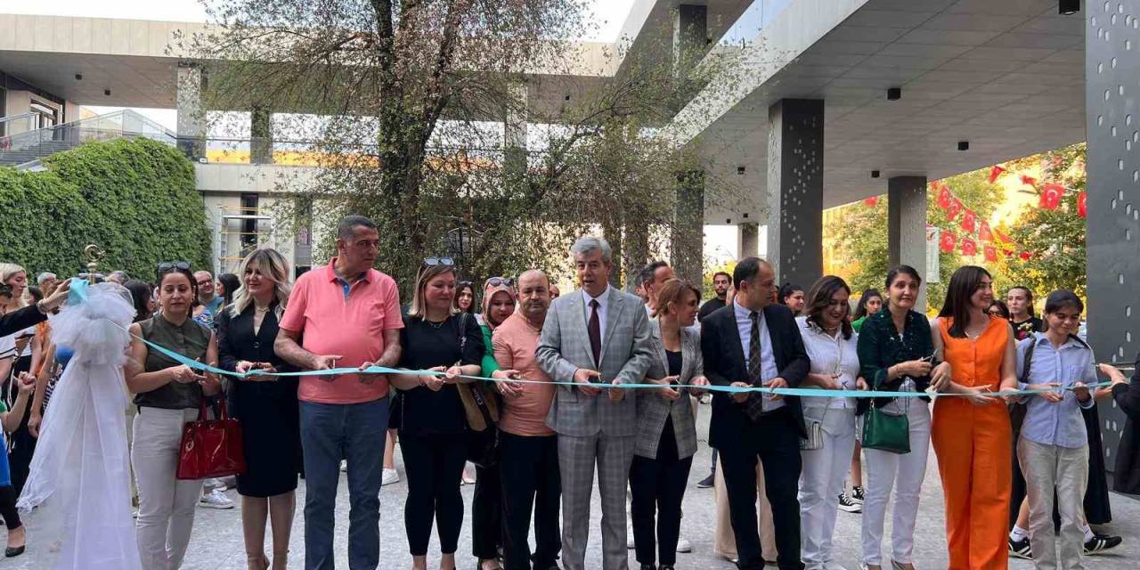 Yağlı Boya Ve Ebru Sergisi, Şsg’de Açıldı