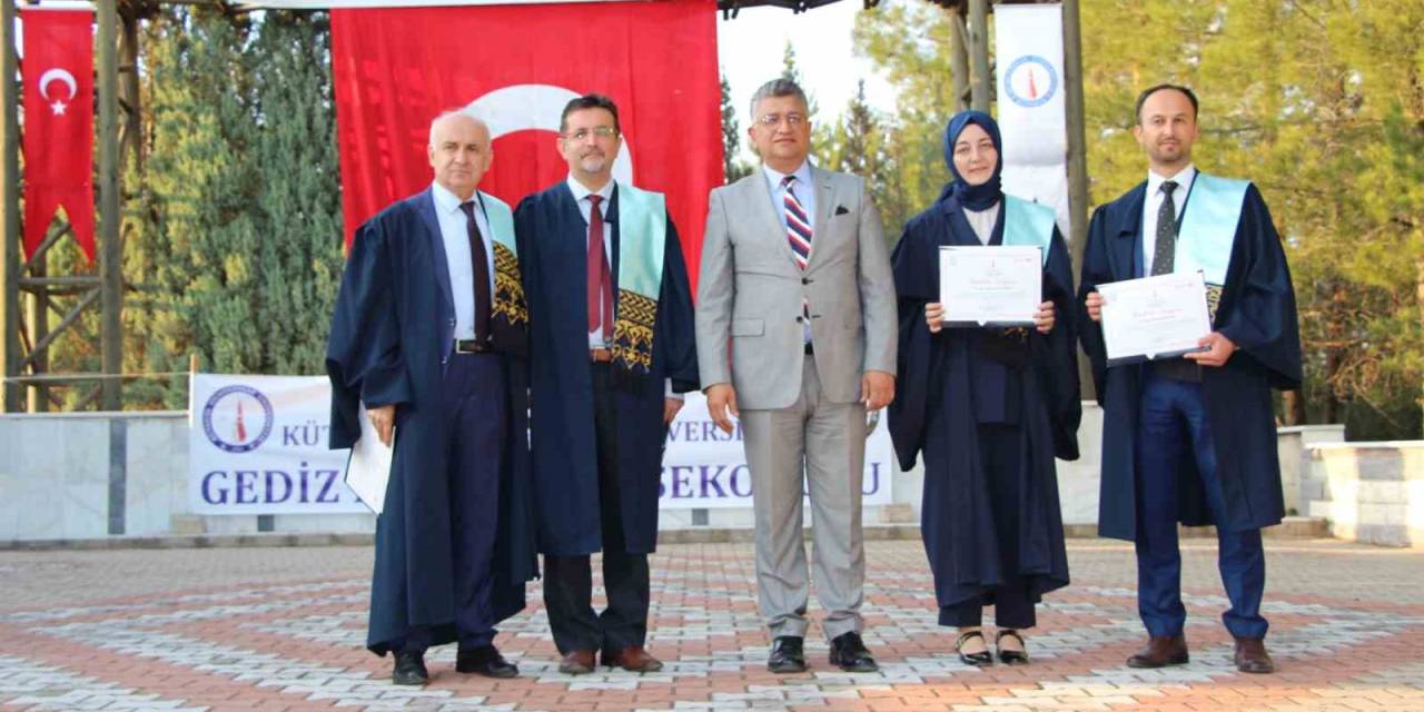 Gediz Myo’da Mezuniyet Coşkusu