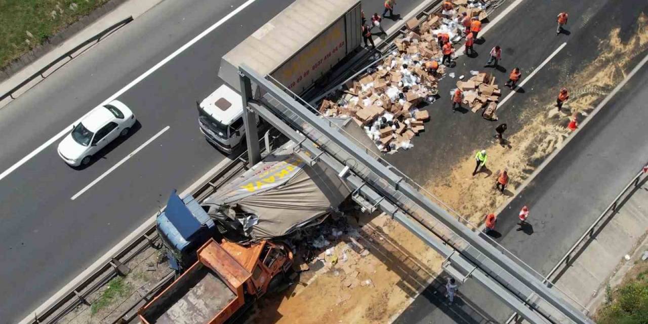 Büyükçekmece Tem’de Feci Kaza: Bariyerleri Aşan Kamyon, Çalışma Yapan Karayolları Aracına Çarptı