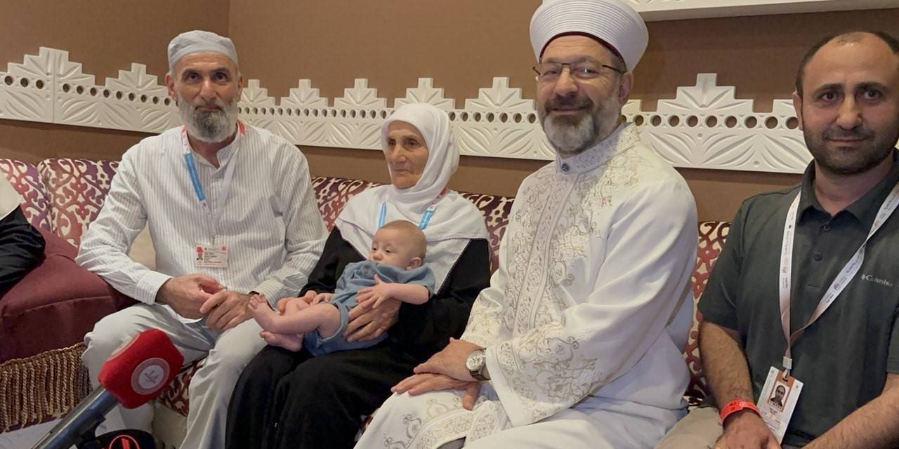 Türkiye’den En Yaşlı Hacı Adayı İle En Küçük Misafir Mekke’de Bir Araya Geldi
