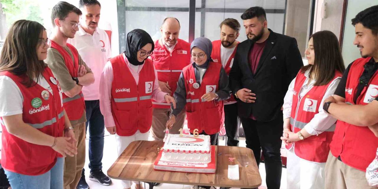 Kızılay’ın Kuruluş Yıldönümünü Kan Vererek Kutladılar